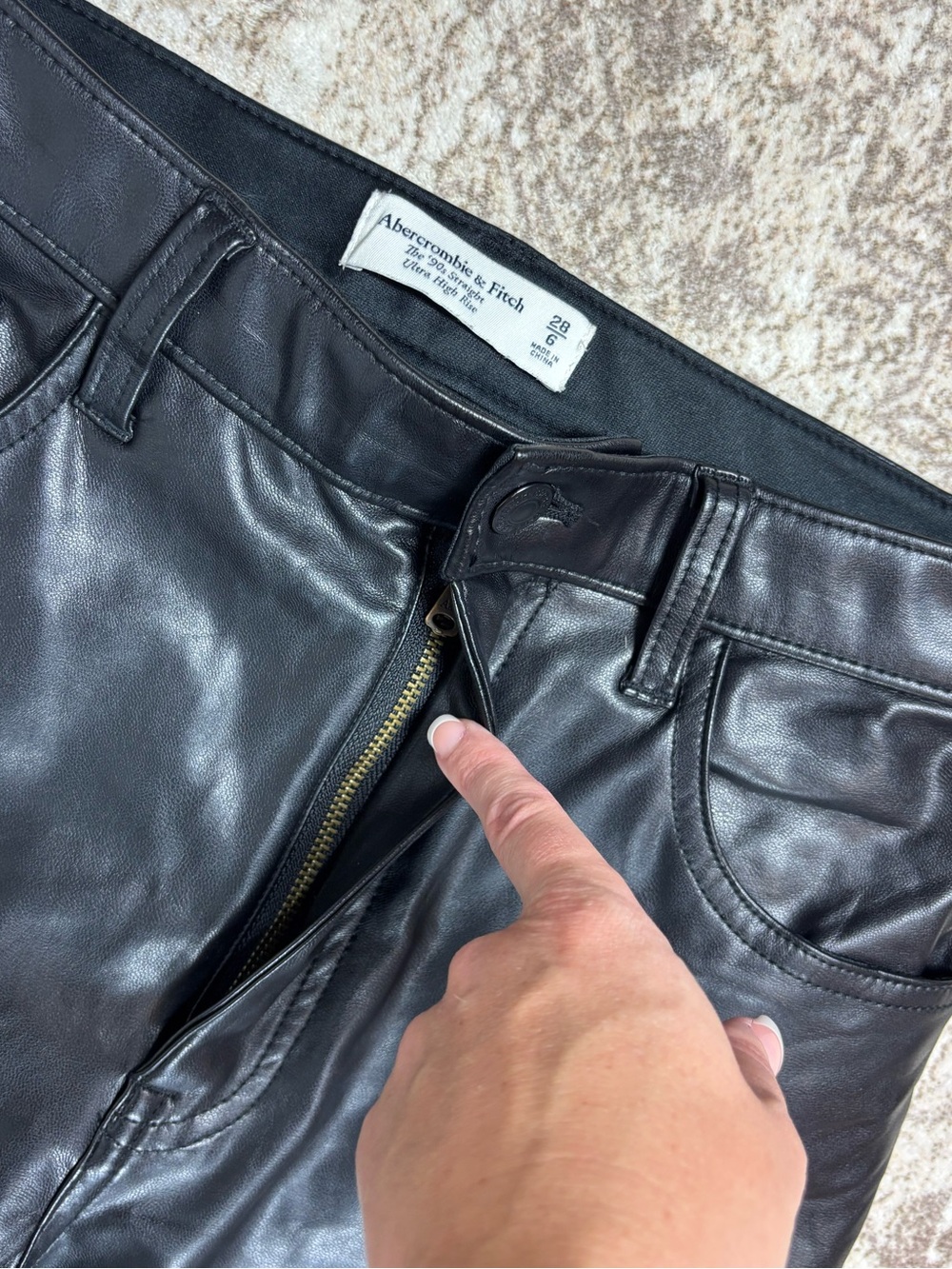 Abercrombie and Fitch 90s Straight Ultra High Rise Size 6 - Picture 5 of 9
